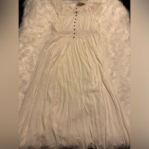 White American Eagle festival off the shoulder top